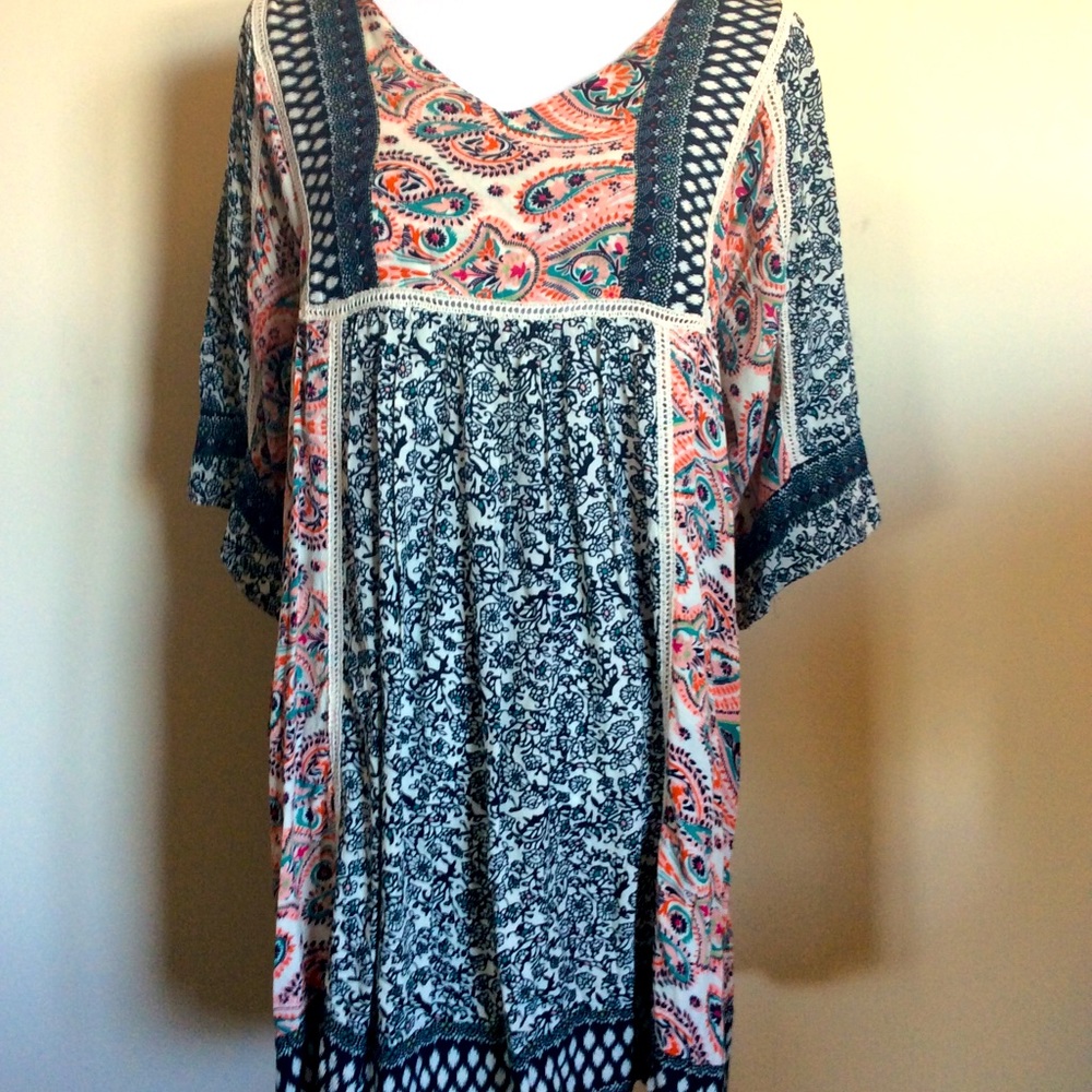 SUNDANCE VINTAGE INSPIRED V NECK DRESS